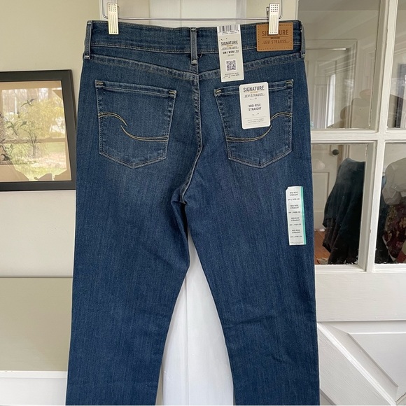 Levi's Mid-Rise Straight Women's Jeans - Picture 6 of 13